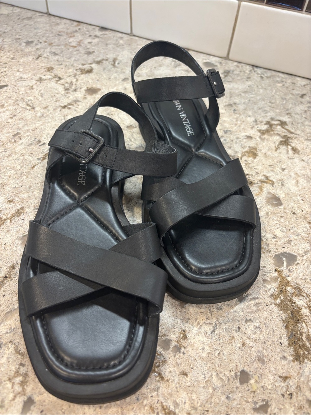 Crown Vintage Cleona black  Cross-Strap Ankle Buckle Sandals